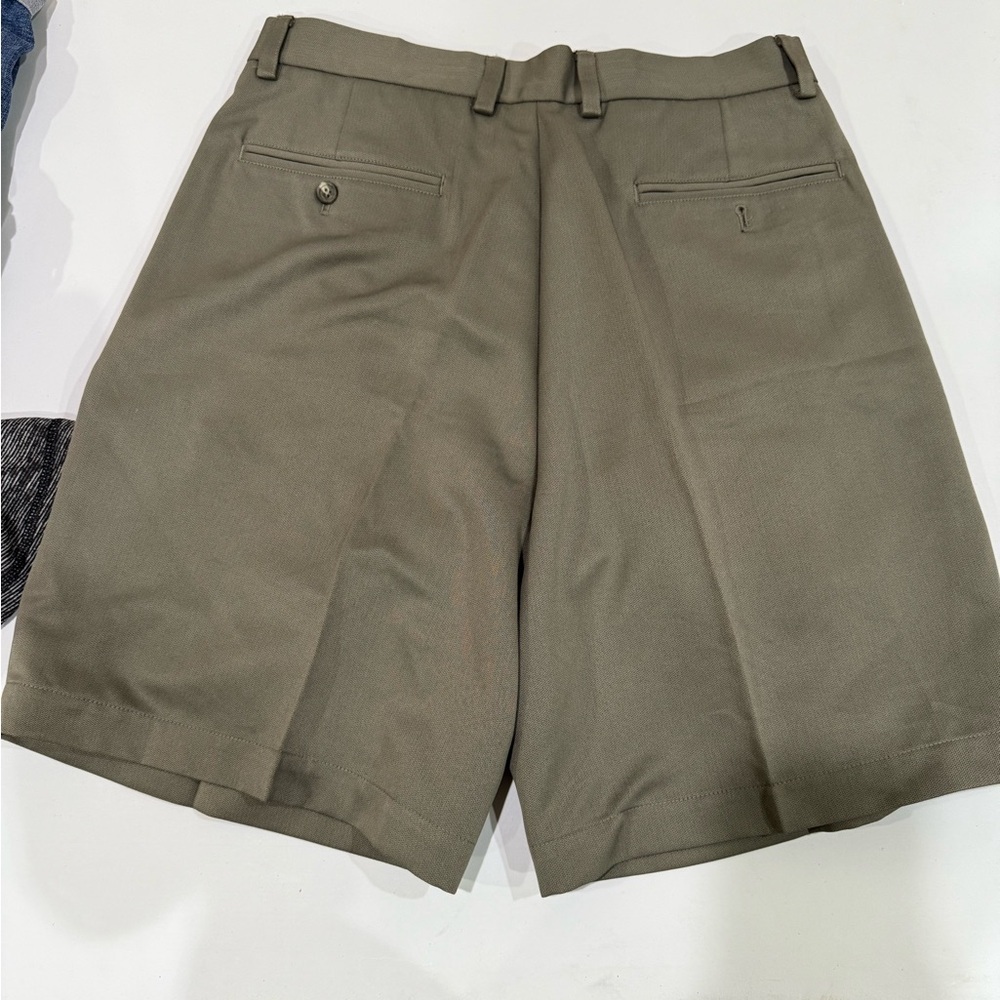 Men's 32 ClIborne shorts - Picture 2 of 3